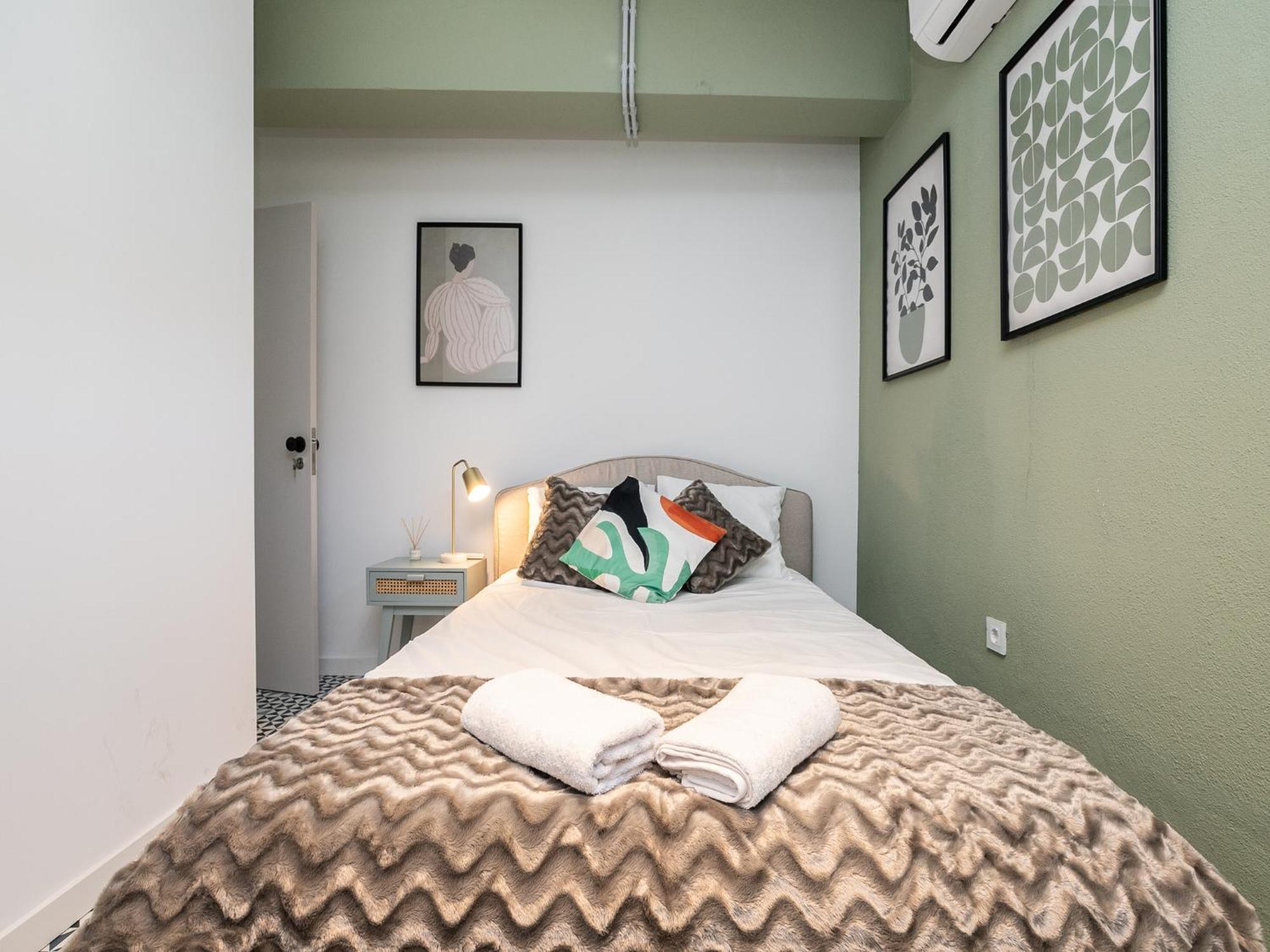 Walk In Airport Hostal Distrito de Faro
